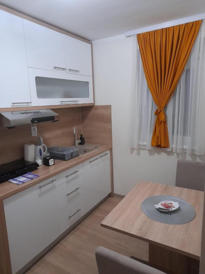 Apartmani Lotus Връдник Екстериор снимка