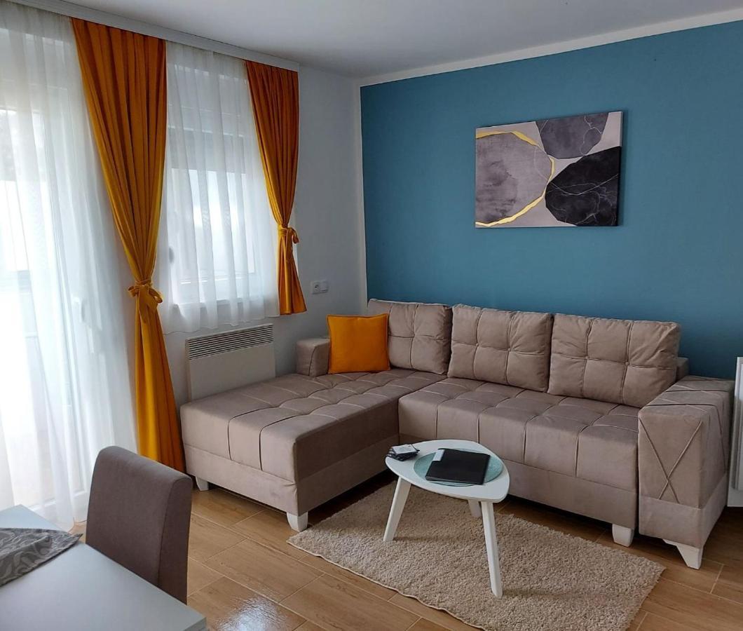 Apartmani Lotus Връдник Екстериор снимка