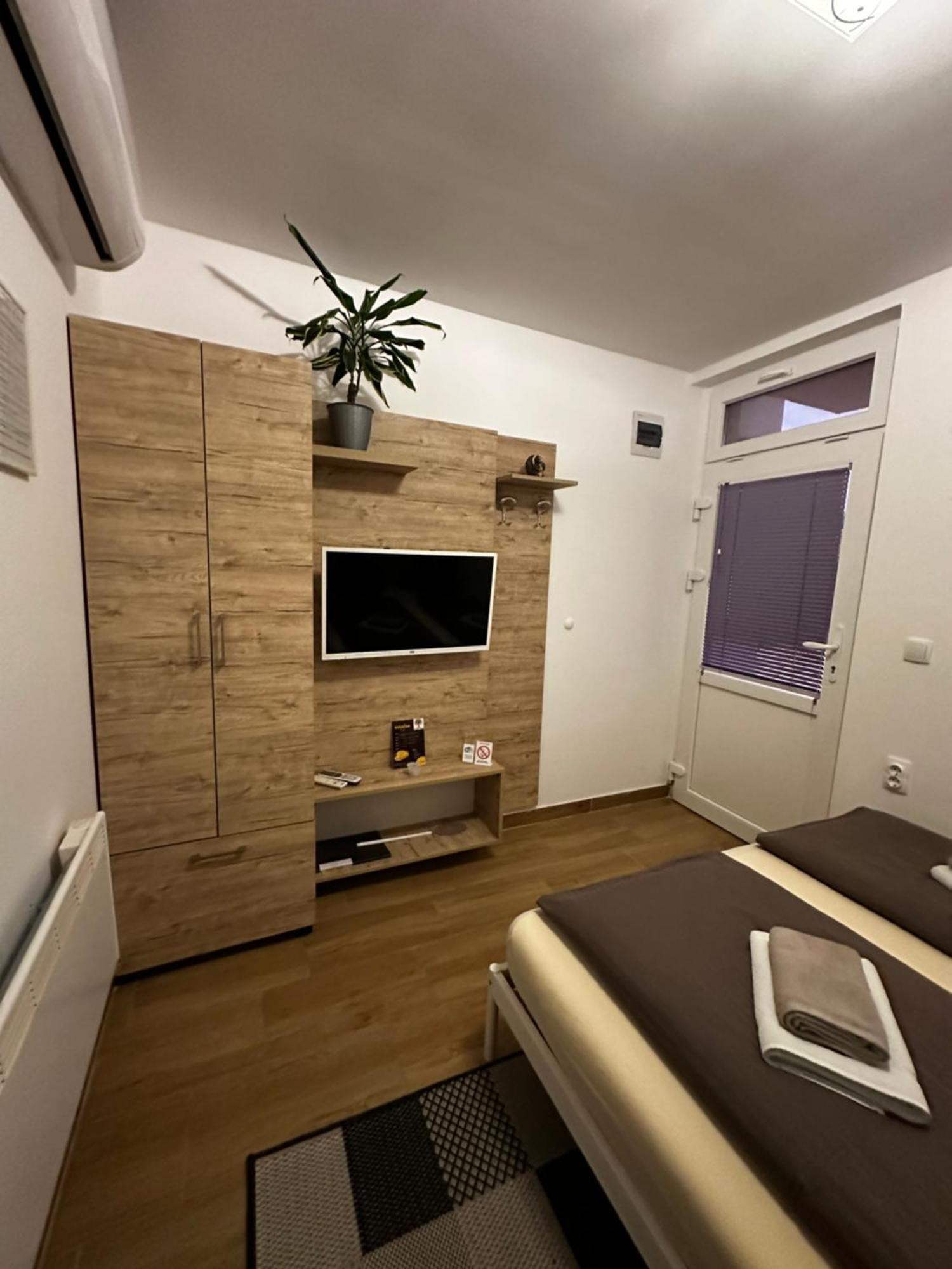 Apartmani Lotus Връдник Екстериор снимка