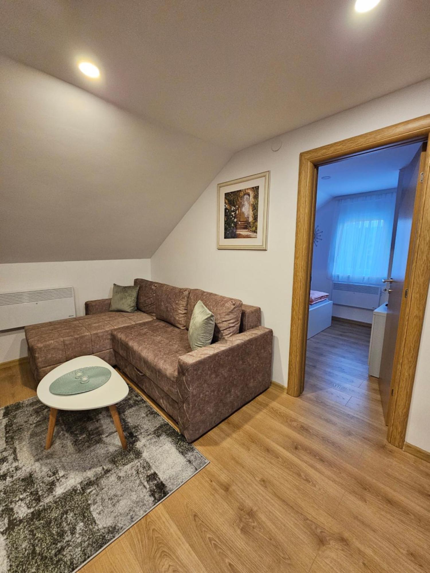 Apartmani Lotus Връдник Екстериор снимка