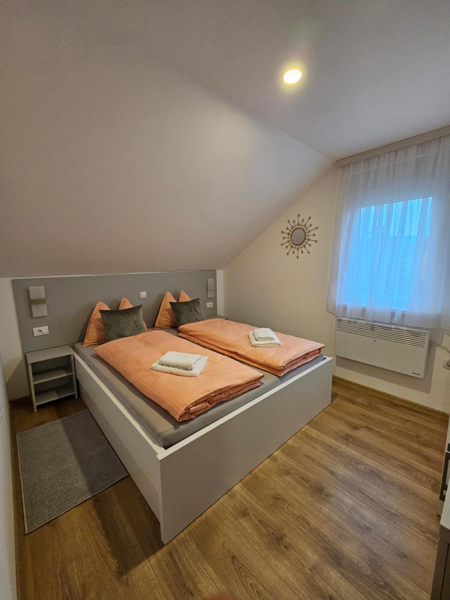 Apartmani Lotus Връдник Екстериор снимка