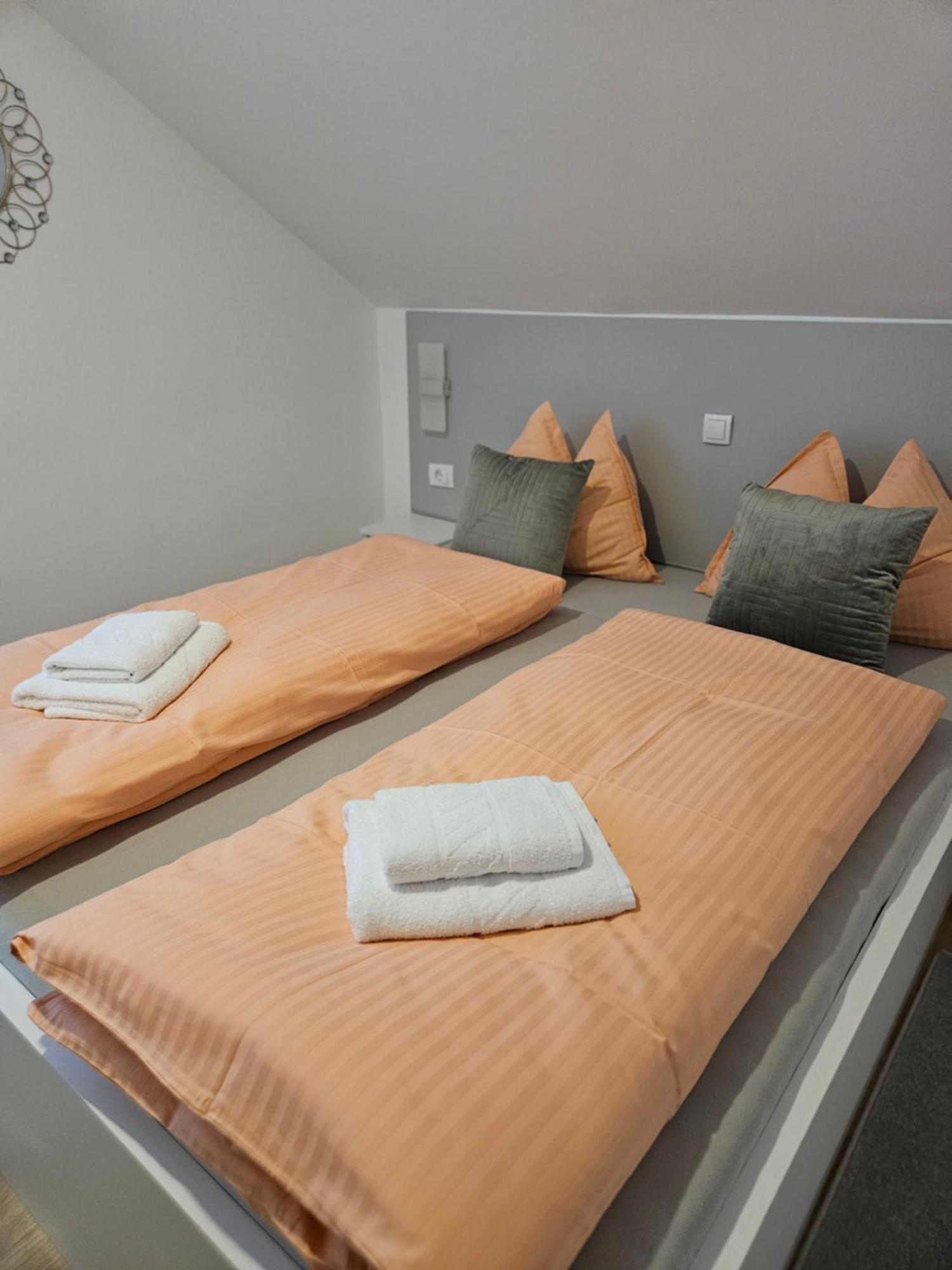 Apartmani Lotus Връдник Екстериор снимка